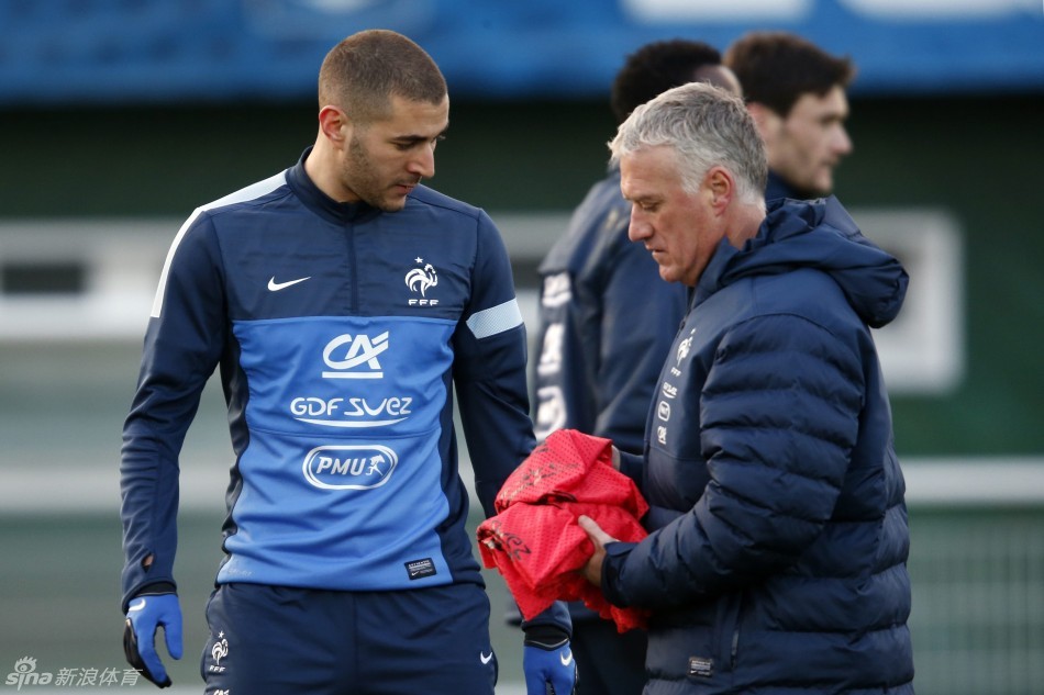 英格兰队鏖战法国队,梁靖崑高光表现 英格兰队鏖战法国队,梁靖崑高光表现