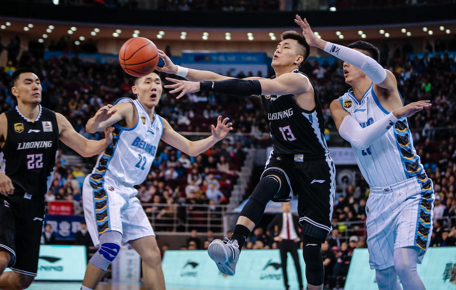 灰熊鏖战山西队，郭艾伦关键制胜