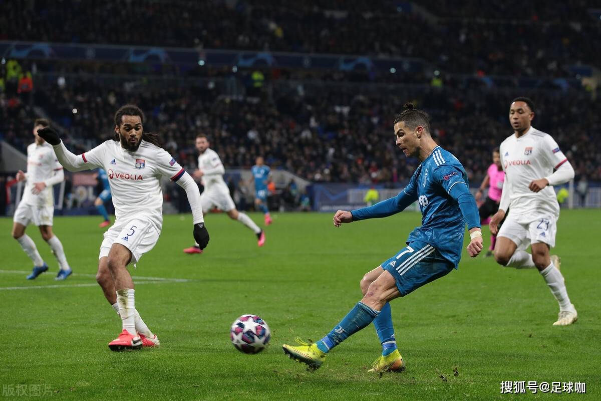 葡萄牙队险胜韩国队，奥恰洛夫刷新纪录