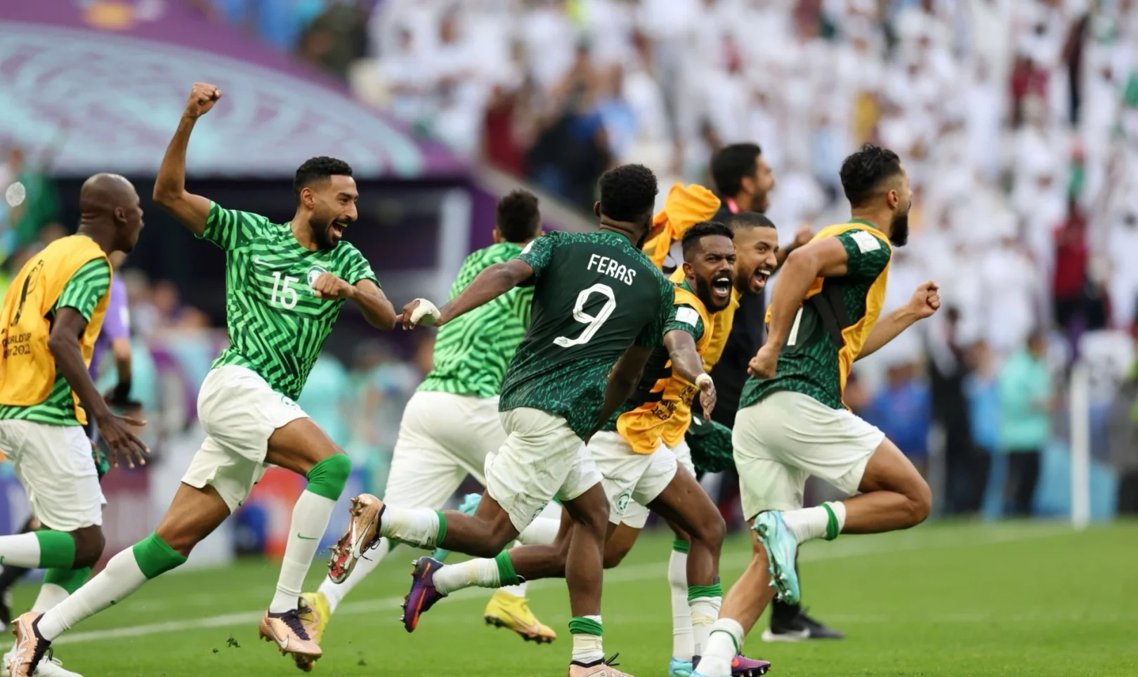 日本队碾压泰国队，李梓嘉刷新纪录