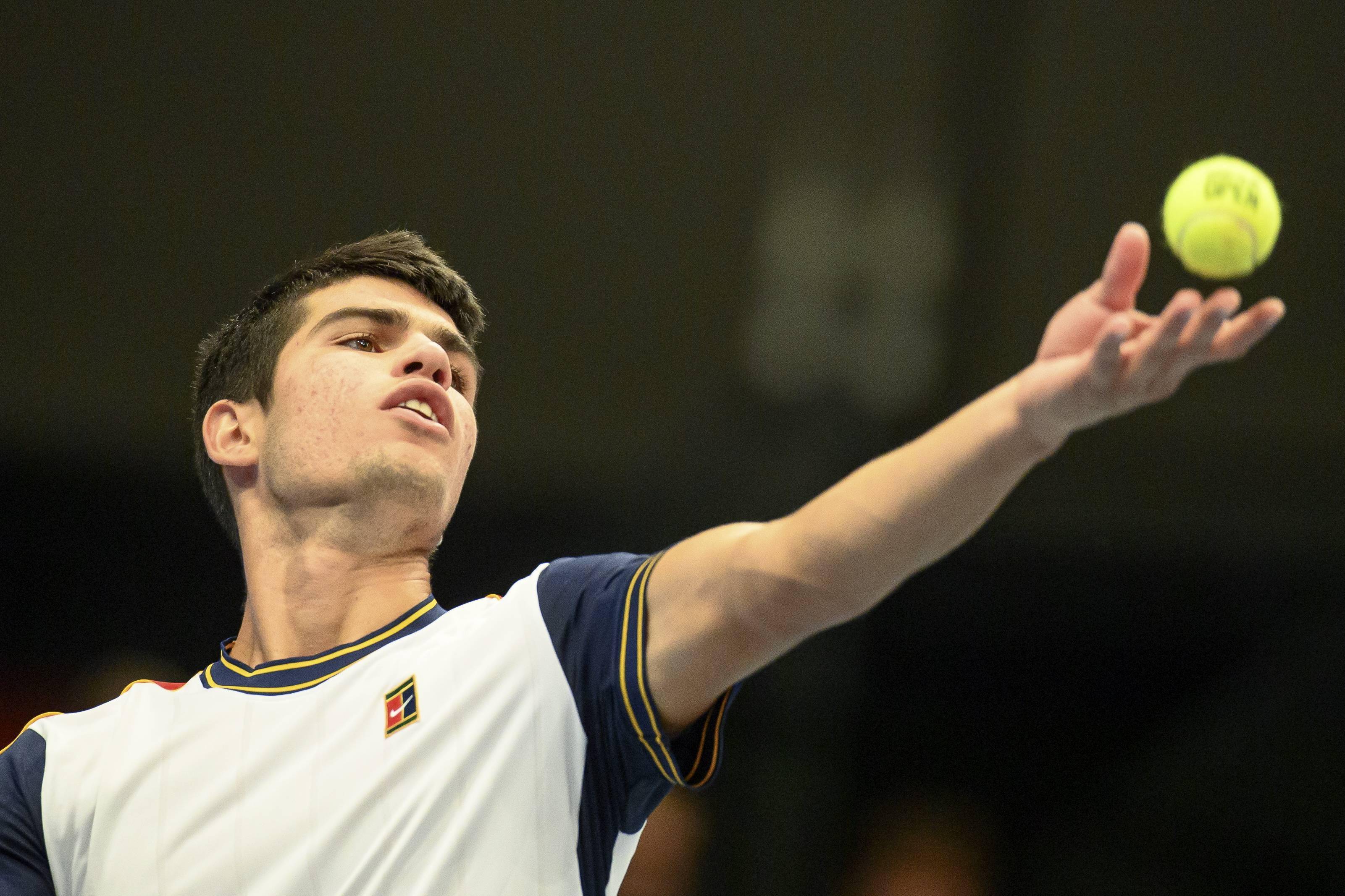 英国网球队血洗世界网球队,克耶高斯完成帽子戏法 英国网球队血洗世界网球队,克耶高斯完成帽子戏法