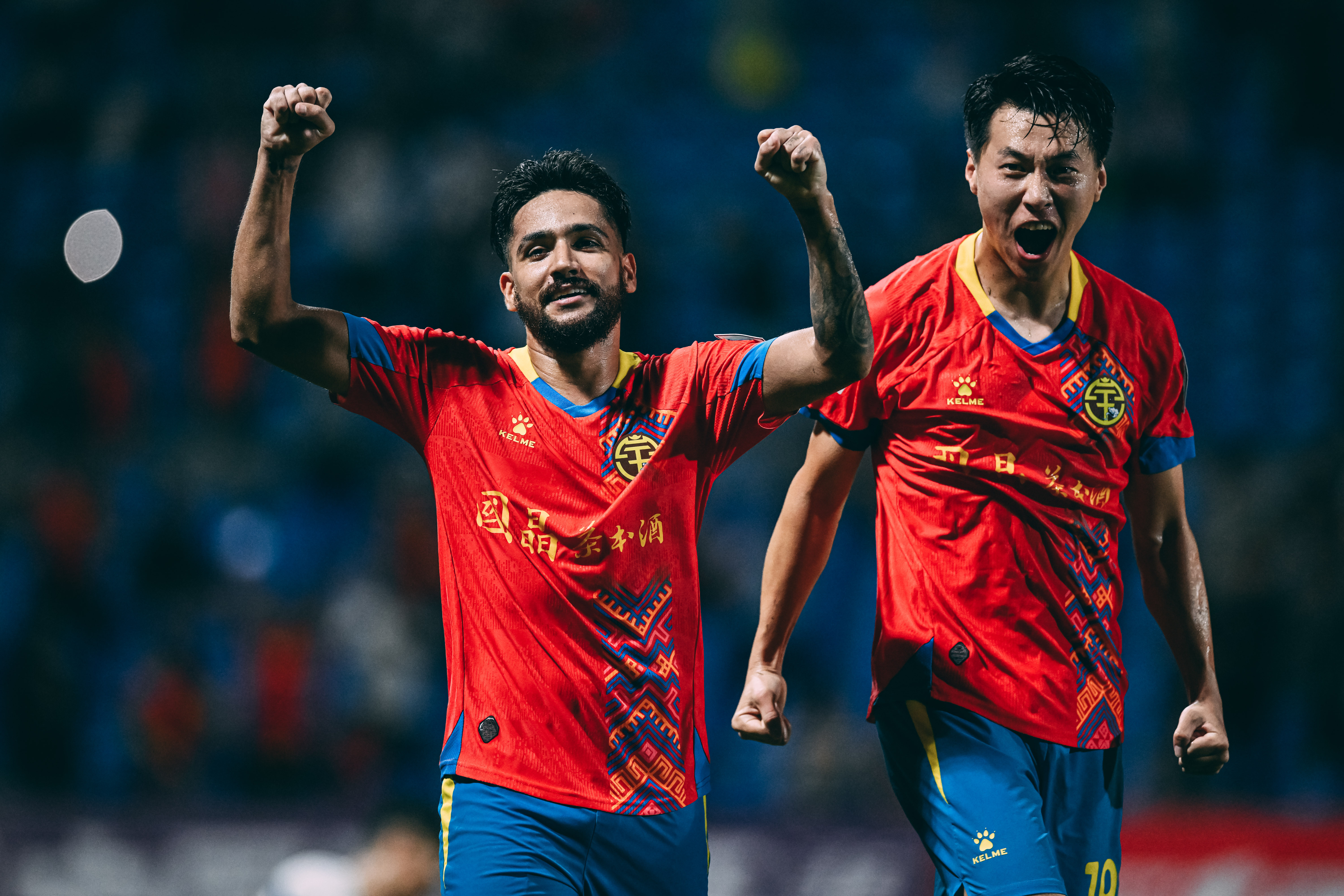 青年球员展现出色表现赢得观众掌声