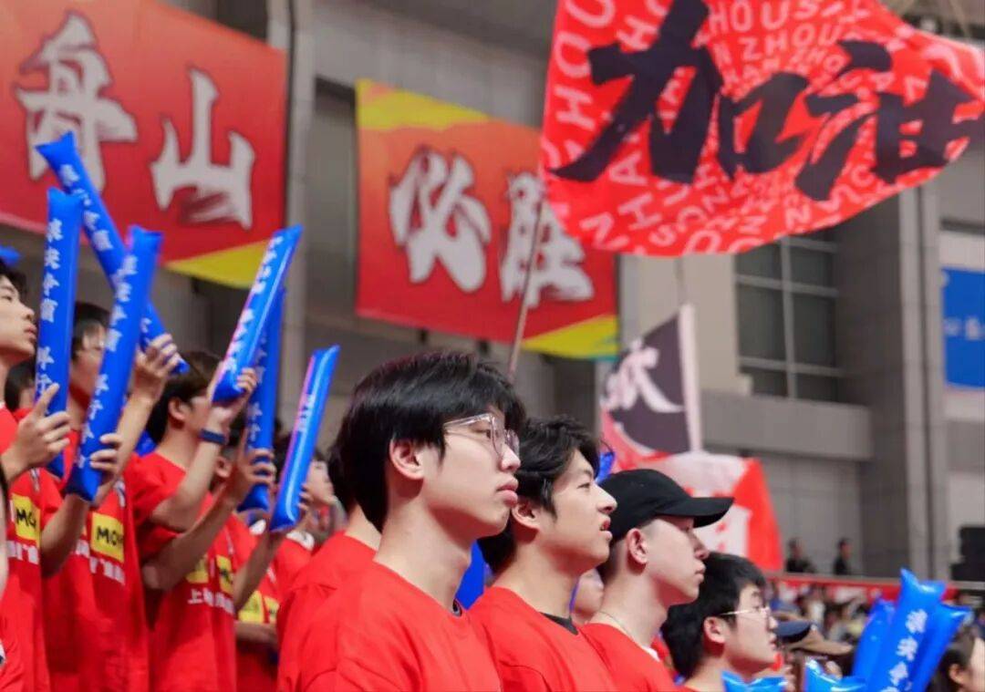 小组赛末轮关键战役，球队备战迎来高潮